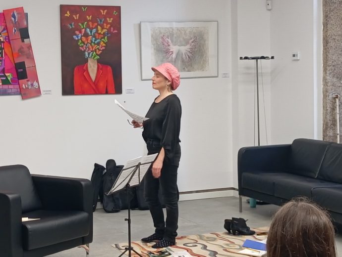 Helga Méndez na pel de Luísa Villalta