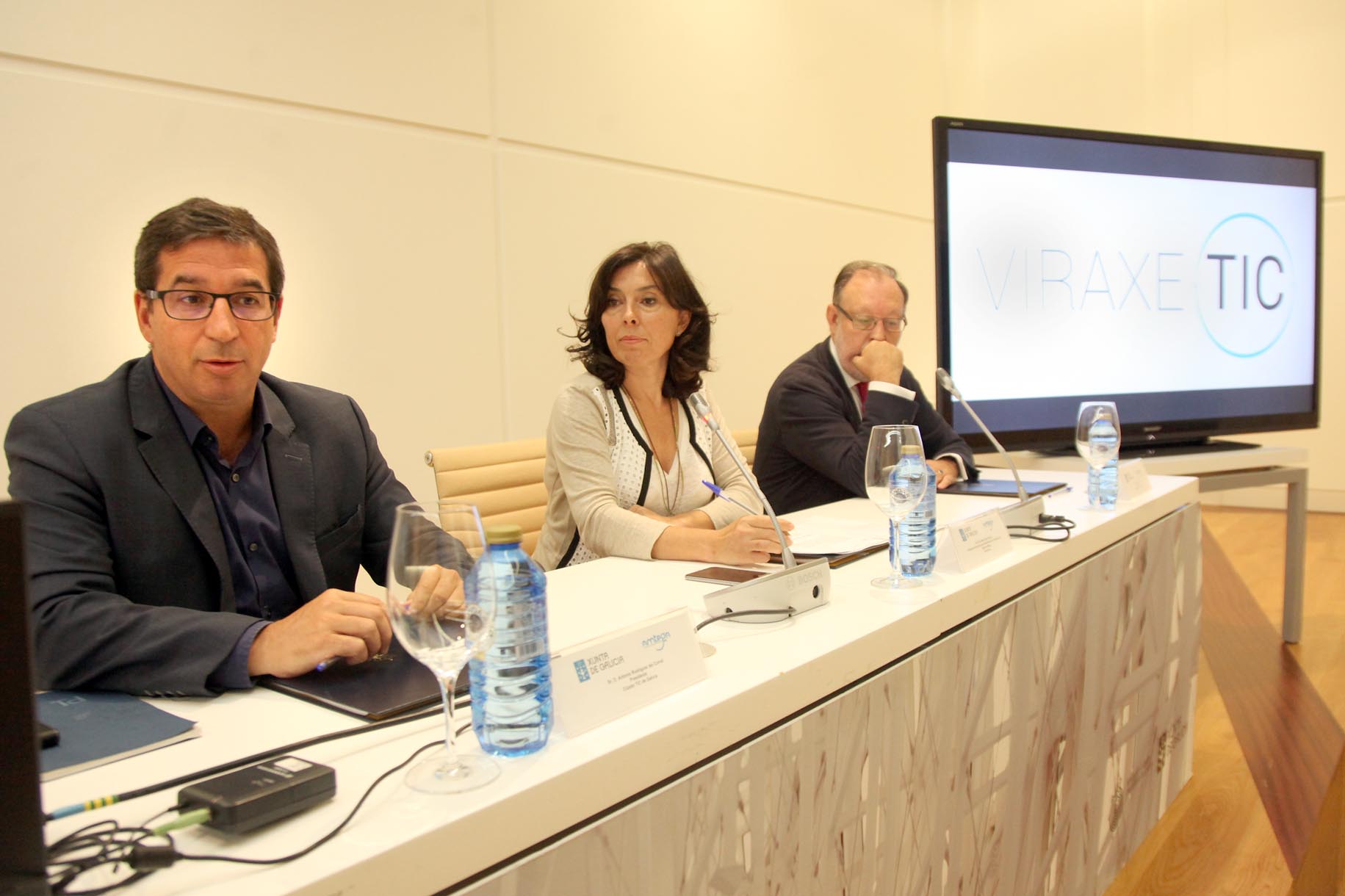 Presentación de "Viraxe TIC" con Antonio Rodríguez, Mar Pereira e Andrés Barbé